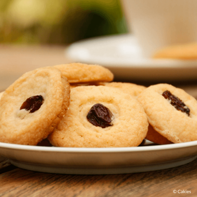 Surinamese butter cookies, or boterbiesjes are a delicious butter cookie topped with a currant or raisin. Surinamese butter cookies are super easy to make.