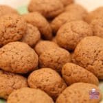 Lekkerste Kruidnootjes Recept | Een makkelijk kruidnootjes recept mag uiteraard niet missen voor Sinterklaas. Dit kruidnootjes recept is super makkelijk en leuk om met kinderen te maken. | http://www.cakies.nl